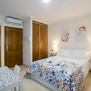 https://apartamentos-amat-playa.1costadelsol.com